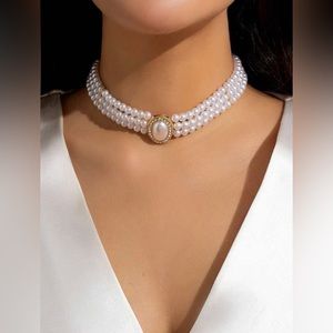 COPY - Faux Pearl Inlaid Choker Necklace
